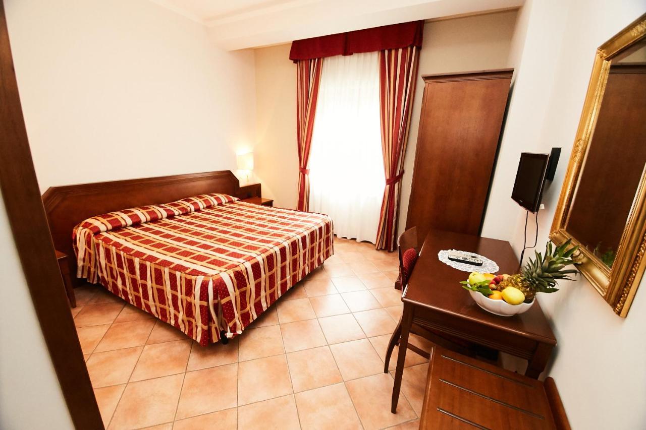 מונטאלטו די קסטרו Hotel Vulci מראה חיצוני תמונה