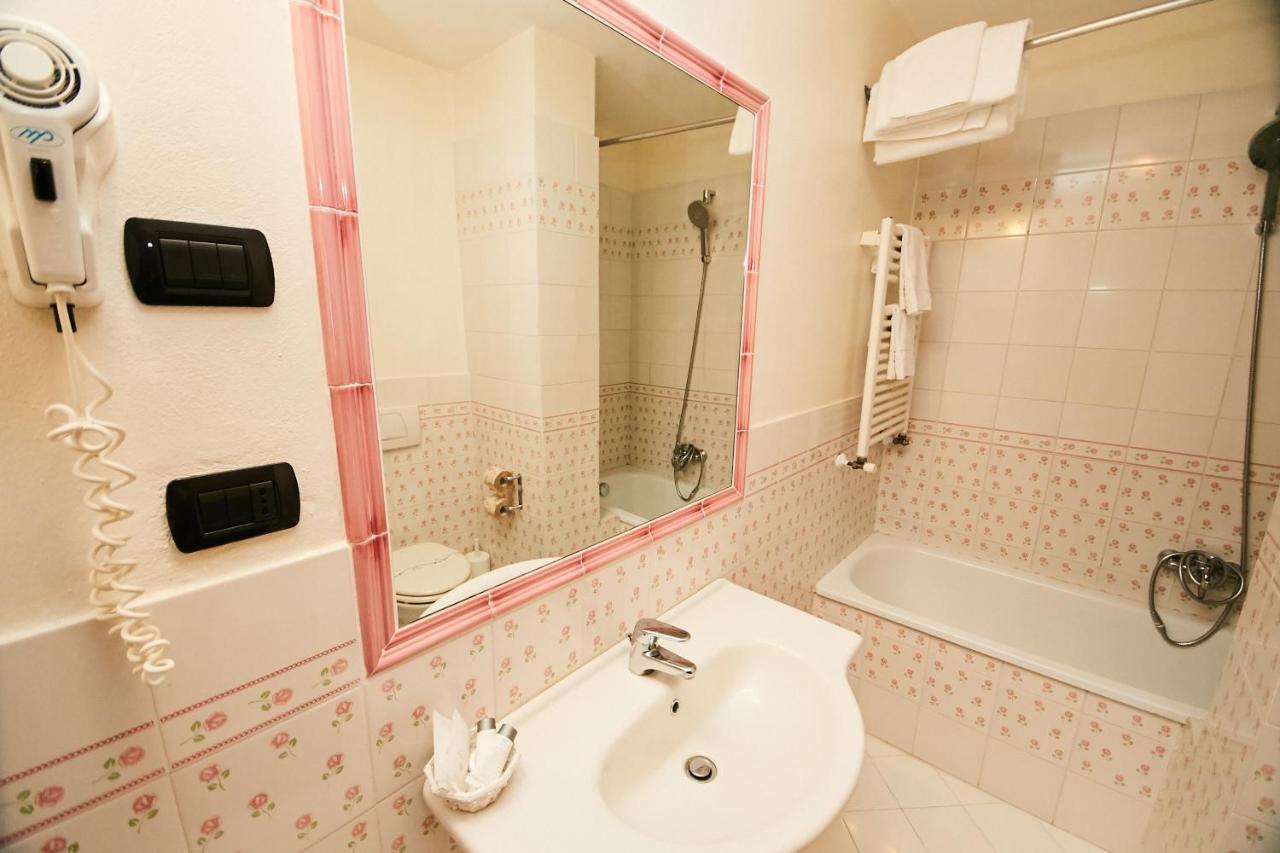 מונטאלטו די קסטרו Hotel Vulci מראה חיצוני תמונה